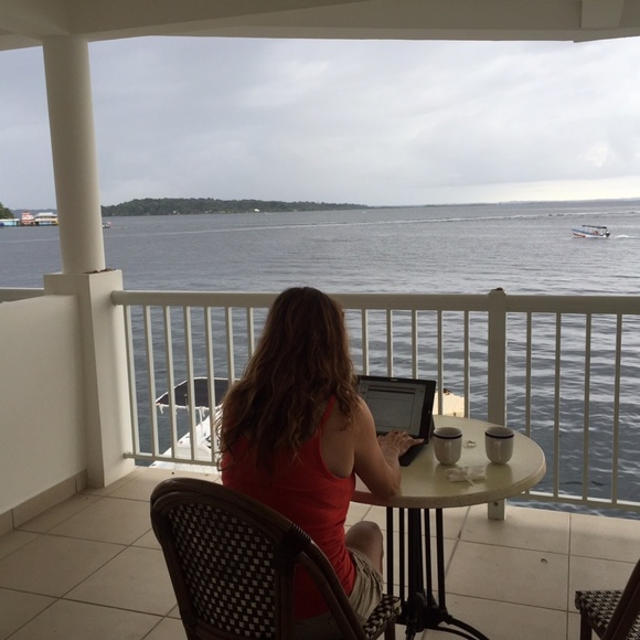 Meet your Posher, Lisa - Picture 2 of 8